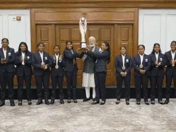 વર્લ્ડ ચેમ્પિયન ભારતીય વુમન્સ બ્લાઇન્ડ ટીમ મોદીને મળી