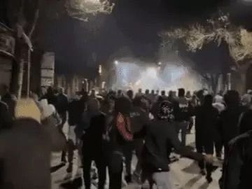 ઈરાનના 100 શહેરોમાં મોંઘવારી વિરુદ્ધ હિંસક પ્રદર્શનો